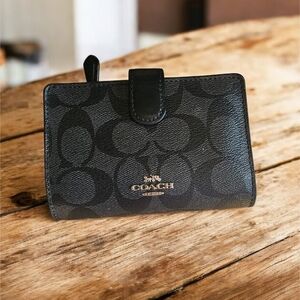 Coach Signature Black Wallet Authentic